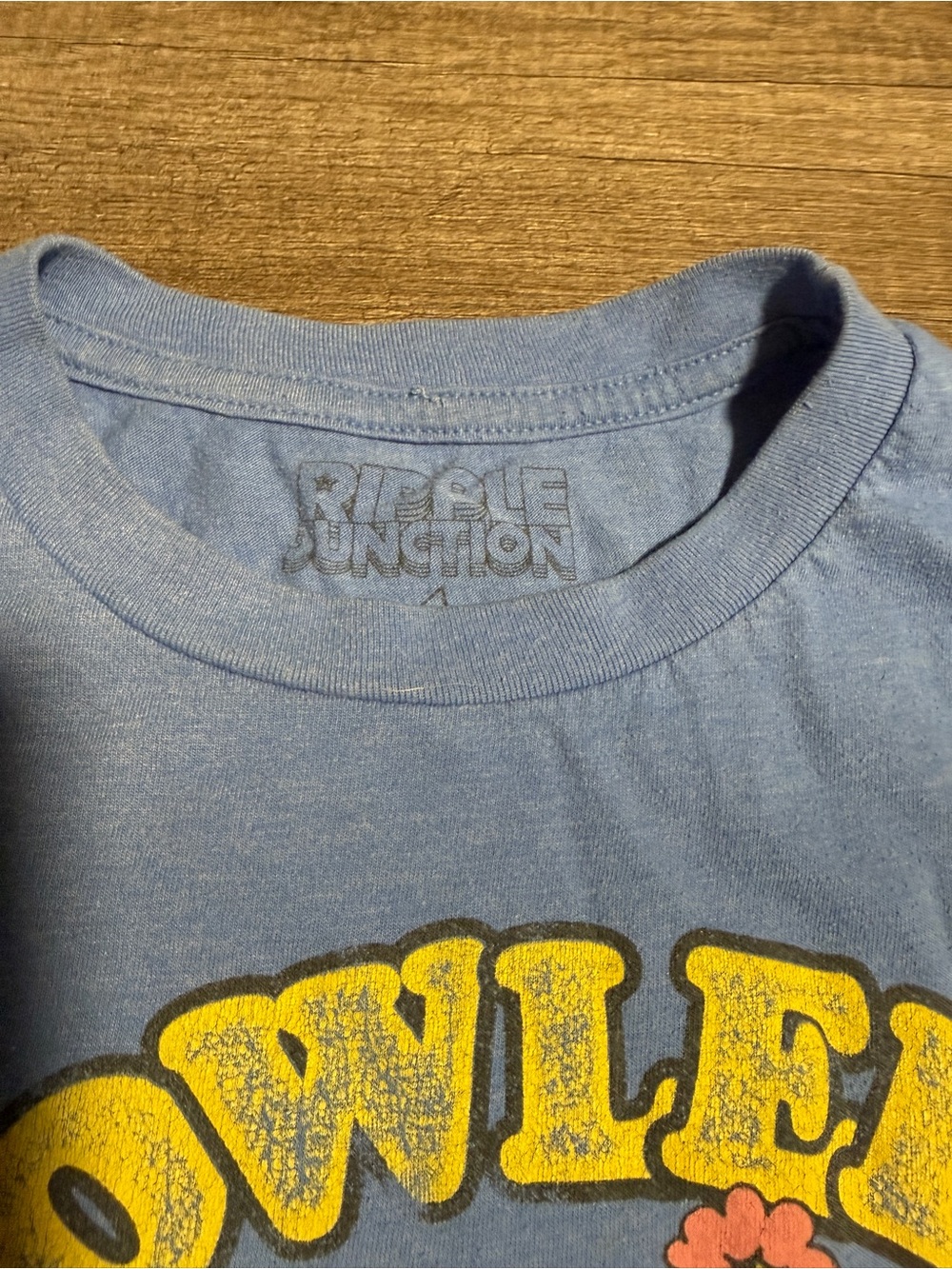 L Schoolhouse Blue Short Sleeve Graphic Tee - Blue/Yellow Print - Picture 2 of 5